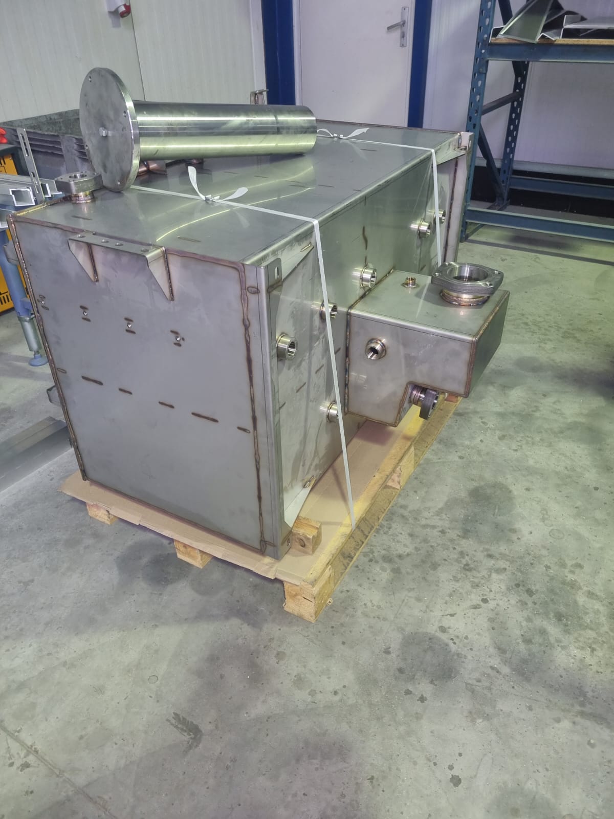 Hydroliek tank groot rvs Hydroliek tank groot rvs