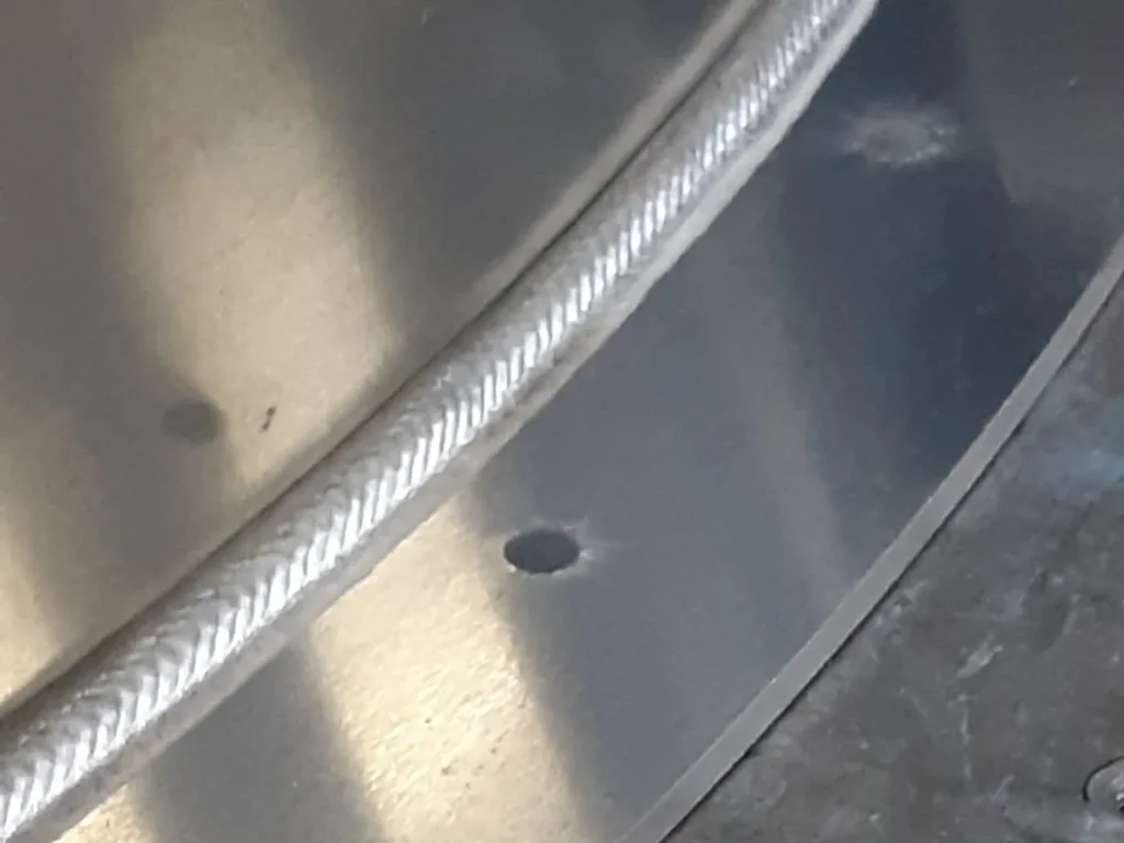 MIG-lasnaad op een aluminium luchtkanaal